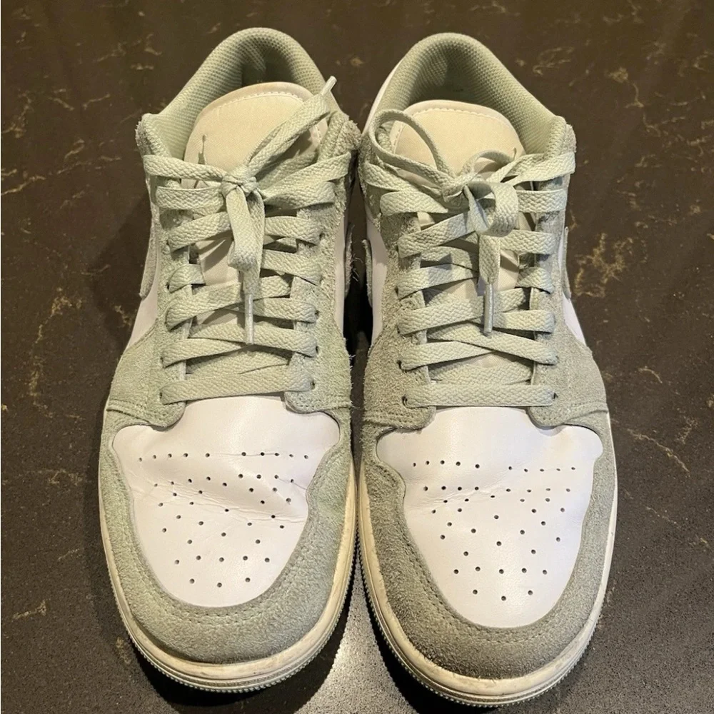 Air Jordan 1 Low SE Seafoam Green - Size 10.5